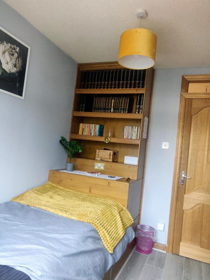 Private Room In Дублін Екстер'єр фото